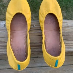 Mustard Tieks Size 9. Absolutely gorgeous!